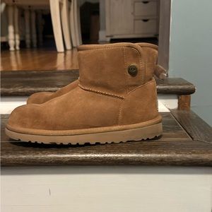 Ugg girls size 4 chestnut boots